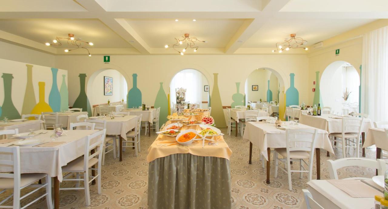Hotel Trieste 체제나티코 외부 사진